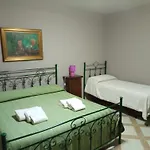 曼爱苏泰酒店 梅伦杜尼奥